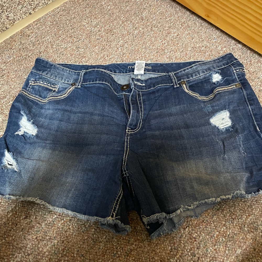 Like New women’s size 22 shorts